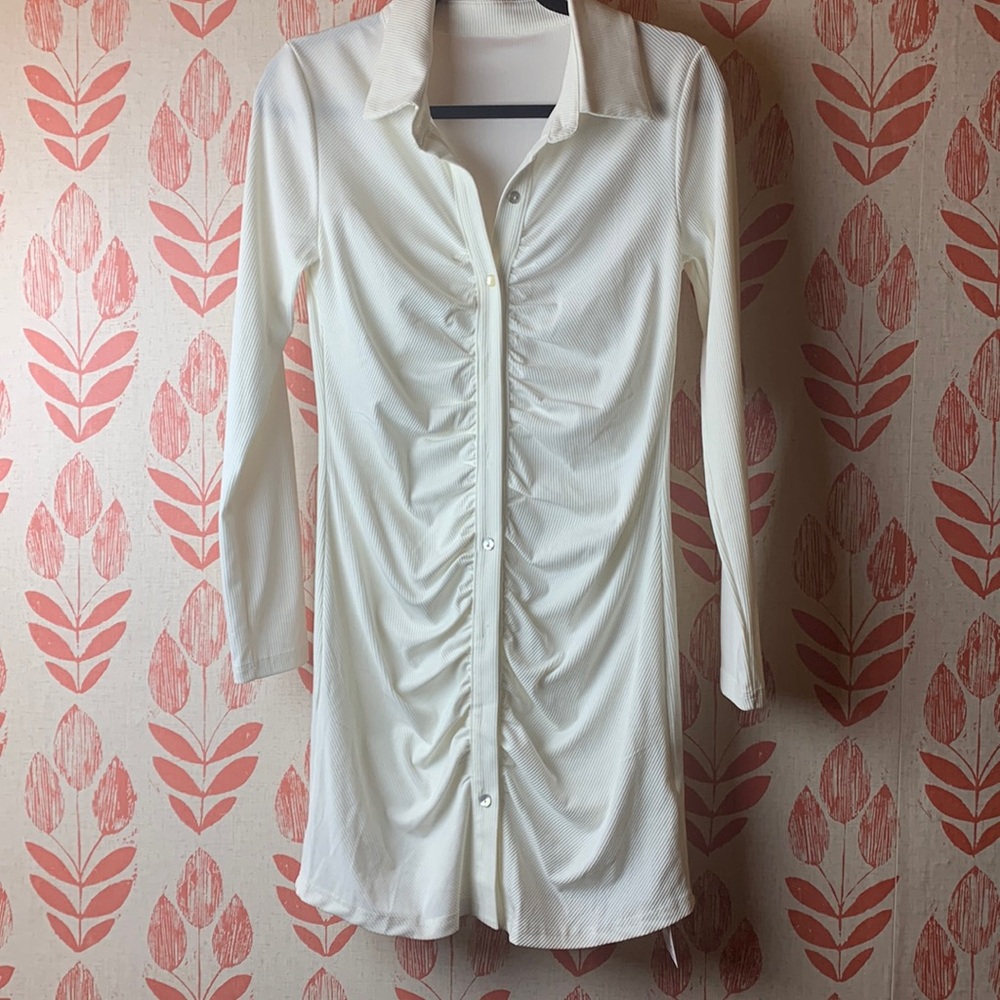 EUC Ruched Front Long Sleeve Shirt Mini Dress in Cream collar sz S